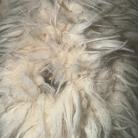 Old Navy Women’s Faux Fur White Jacket Snap Button Closure Size Medium - Picture 3 of 7